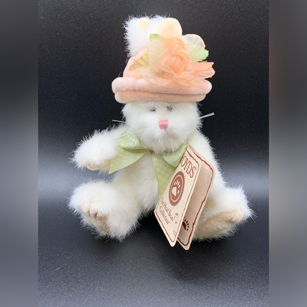 Boydโs Bears Ellie Hopplebuns Bunny Rabbit Plush Spring